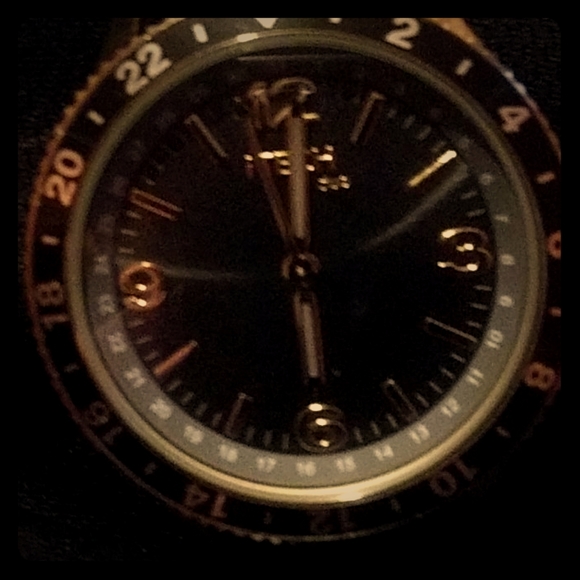 I'm selling a iTech Wearable Black and Gold Watch - Picture 1 of 4
